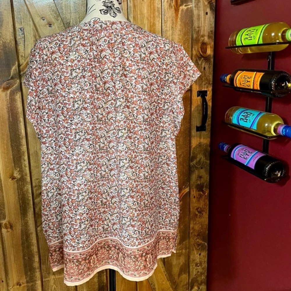 BEAUTIFUL FLORAL LIZ CLAIBORNE TOP - Picture 4 of 8